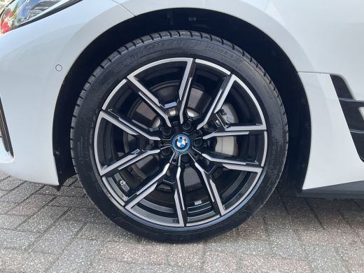 BMW i4 eDrive40 High Executive M-Sport 84 kWh Pano Leder Hud Adap.Cruise Compleet! ActivLease financial lease