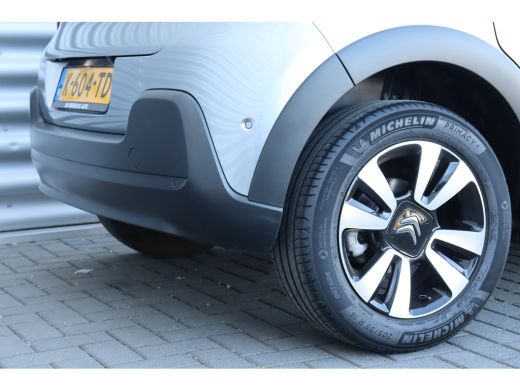 Citroën C3 Citroën 1.2 PURETECH 110PK SHINE / NAVI / CLIMA / LED / PDC / CAMERA / 16" LMV / WINTERPAKKET /BL... ActivLease financial lease