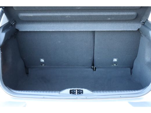 Citroën C3 Citroën 1.2 PURETECH 110PK SHINE / NAVI / CLIMA / LED / PDC / CAMERA / 16" LMV / WINTERPAKKET /BL... ActivLease financial lease
