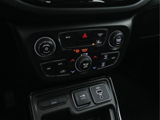 Jeep Compass 1.3T Night-Eagle Aut. *LEATHER-MICROFIBRE | NAVI-FULLMAP | KEYLESS | CAMERA | HEATED-SEATS | COMF... ActivLease financial lease