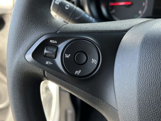 Opel Combo 1.5D 102 PK Standaard / L2H1 / 1E EIG. / AIRCO / CRUISE / NAVI / CAMERA / BLUETOOTH ActivLease financial lease
