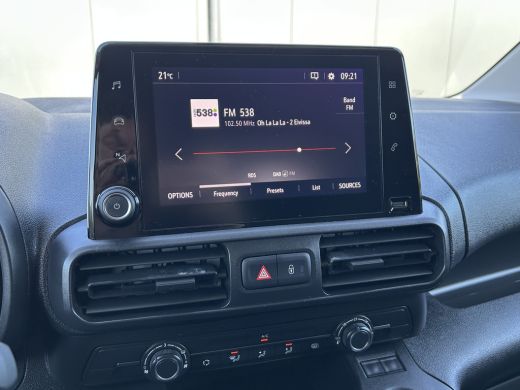 Opel Combo 1.5D 102 PK Standaard / L2H1 / 1E EIG. / AIRCO / CRUISE / NAVI / CAMERA / BLUETOOTH ActivLease financial lease