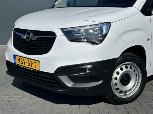 Opel Combo 1.5D 102 PK Standaard / L2H1 / 1E EIG. / AIRCO / CRUISE / NAVI / CAMERA / BLUETOOTH ActivLease financial lease