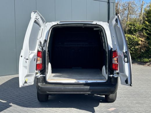 Opel Combo 1.5D 102 PK Standaard / L2H1 / 1E EIG. / AIRCO / CRUISE / NAVI / CAMERA / BLUETOOTH ActivLease financial lease