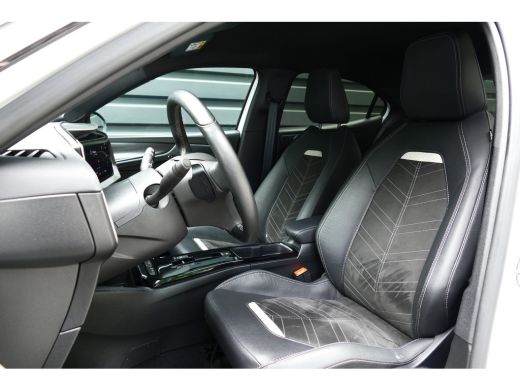 Opel Mokka 1.2 TURBO 130PK ULTIMATE AUTOMAAT / NAVI / ALCANTARA / CLIMA / PDC / 18"LMV / CAMERA / KEYLESS / ... ActivLease financial lease