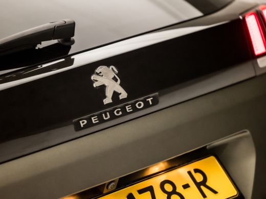 Peugeot 3008 1.2 PureTech Sport (APPLE CARPLAY, GROOT NAVI, MEMORY SEATS, STOELVERWARMING, LEDEREN SPORTSTOELE... ActivLease financial lease