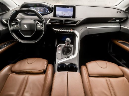 Peugeot 3008 1.2 PureTech Sport (APPLE CARPLAY, GROOT NAVI, MEMORY SEATS, STOELVERWARMING, LEDEREN SPORTSTOELE... ActivLease financial lease