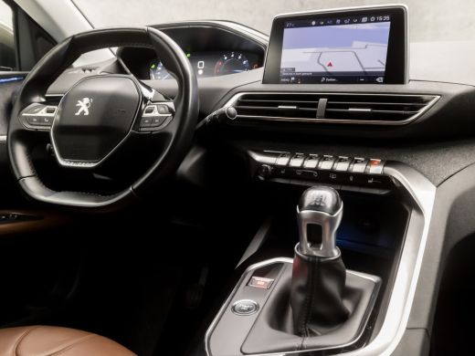 Peugeot 3008 1.2 PureTech Sport (APPLE CARPLAY, GROOT NAVI, MEMORY SEATS, STOELVERWARMING, LEDEREN SPORTSTOELE... ActivLease financial lease