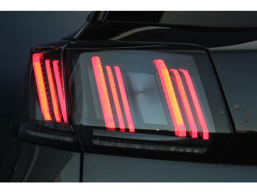 Peugeot 3008 1.6 HYbrid 225 Allure Pack Business | Camera | Cruise | Keyless | Dodehoek | Navi | Carplay | | C... ActivLease financial lease