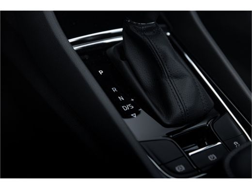 Skoda Karoq 1.5 TSI ACT Business Edition | Panoramadak | Camera | Carplay ActivLease financial lease