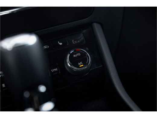 Skoda Superb Combi 1.4 TSI iV 218 pk Sportline Business | Adapt. Cruise | Camera | Navigatie | Stoel- Stuurver... ActivLease financial lease