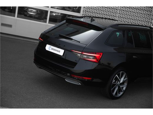 Skoda Superb Combi 1.4 TSI iV 218 pk Sportline Business | Adapt. Cruise | Camera | Navigatie | Stoel- Stuurver... ActivLease financial lease