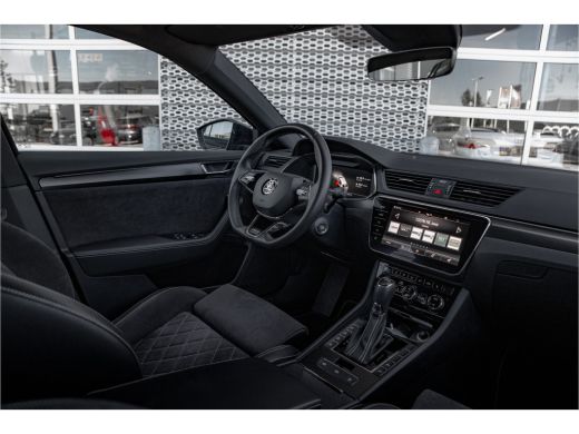 Skoda Superb Combi 1.4 TSI iV 218 pk Sportline Business | Adapt. Cruise | Camera | Navigatie | Stoel- Stuurver... ActivLease financial lease