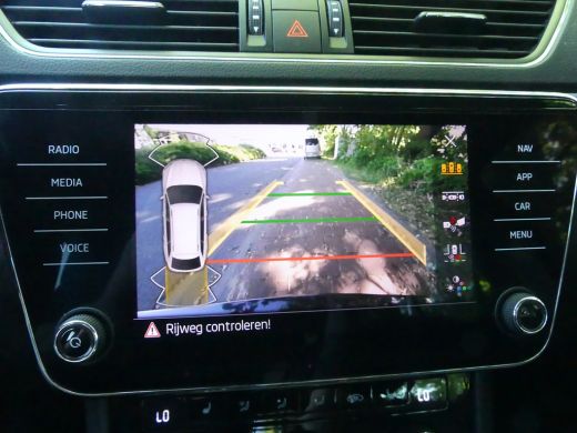 Skoda Superb Combi 1.4 TSI iV 218PK Business Edition Plus | ADAPTIVE CRUISE | ELEKTRISCHE ACHTERKLEP | STOELVE... ActivLease financial lease