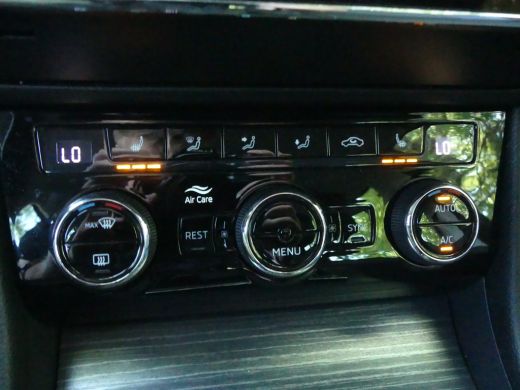 Skoda Superb Combi 1.4 TSI iV 218PK Business Edition Plus | ADAPTIVE CRUISE | ELEKTRISCHE ACHTERKLEP | STOELVE... ActivLease financial lease