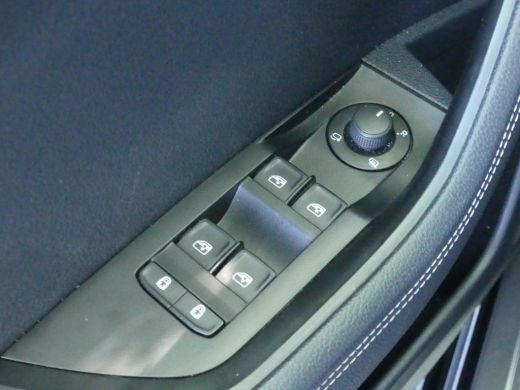 Skoda Superb Combi 1.4 TSI iV 218PK Business Edition Plus | ADAPTIVE CRUISE | ELEKTRISCHE ACHTERKLEP | STOELVE... ActivLease financial lease