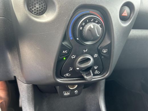 Toyota Aygo 1.0 VVT-i x-fun ActivLease financial lease