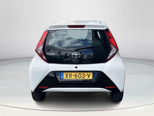 Toyota Aygo 1.0 VVT-i x-play ActivLease financial lease