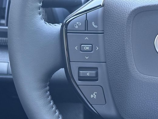 Toyota bZ4X Dynamic 71 kWh **NIEUWE AUTO/ PANORAMADAK/ DIRECT LEVERBAAR** ActivLease financial lease