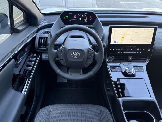 Toyota bZ4X Dynamic 71 kWh **NIEUWE AUTO/ PANORAMADAK/ DIRECT LEVERBAAR** ActivLease financial lease