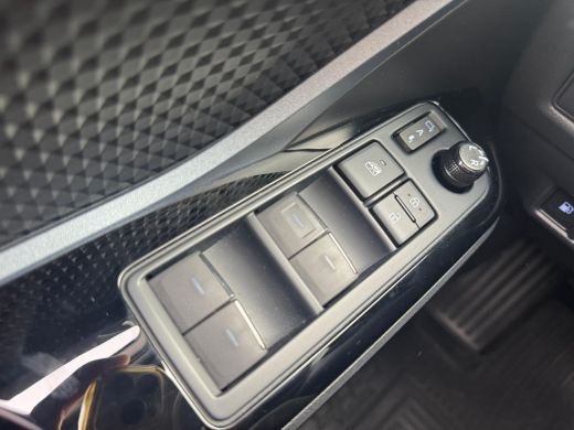Toyota C-HR 2.0 Hybrid Business Plus 152 pk | Achteruitrijcamera | Apple Carpl./Android Auto | Audio installa... ActivLease financial lease