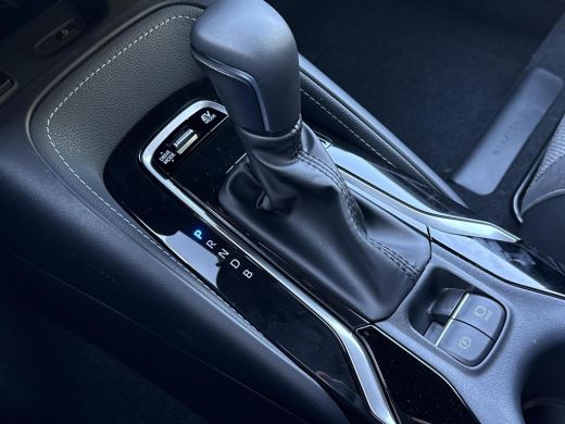 Toyota Corolla Touring Sports Hybrid 140 Dynamic **NIEUWE AUTO** ActivLease financial lease