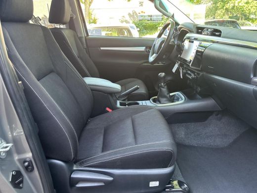 Toyota Hilux 2.8 D-4D Xtra Cab Professional premium | 06-10141018 Voor meer informatie ActivLease financial lease