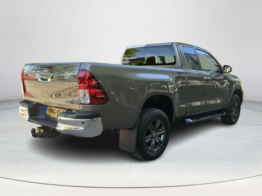 Toyota Hilux 2.8 D-4D Xtra Cab Professional premium | 06-10141018 Voor meer informatie ActivLease financial lease