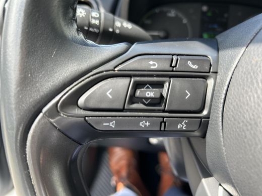 Toyota Yaris 1.5 Hybrid Active ActivLease financial lease