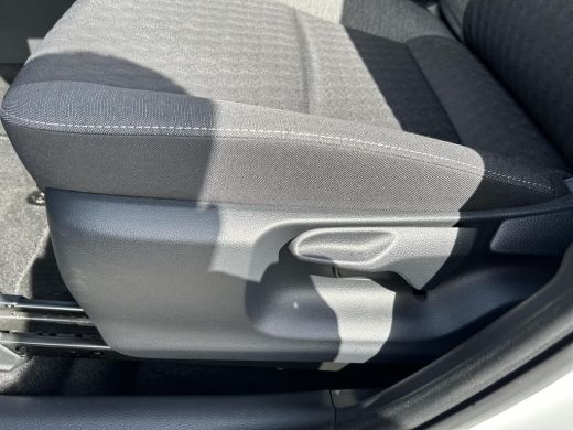 Toyota Yaris 1.5 Hybrid Active ActivLease financial lease