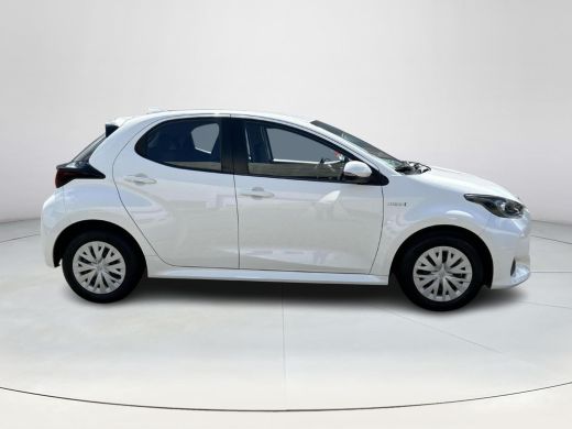 Toyota Yaris 1.5 Hybrid Active ActivLease financial lease