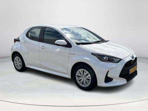 Toyota Yaris 1.5 Hybrid Active ActivLease financial lease