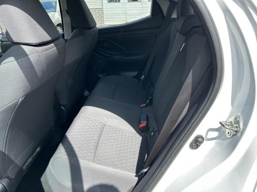 Toyota Yaris 1.5 Hybrid Active ActivLease financial lease