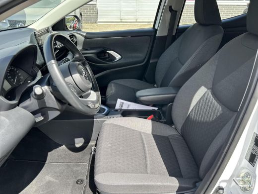 Toyota Yaris 1.5 Hybrid Active ActivLease financial lease