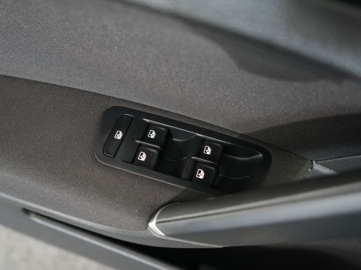Volkswagen GOLF Variant 1.5 TSI Comfortline Business digitaal instrumentenpaneel | Trekhaak | Airco (automatisch) | Apple... ActivLease financial lease
