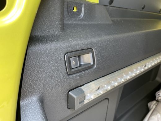 Volkswagen ID. Buzz Cargo Cargo Bulli edition 79 kWh Actieprijs! | 360 Camera | App Connect | Trekhaak | 3 Zits ActivLease financial lease