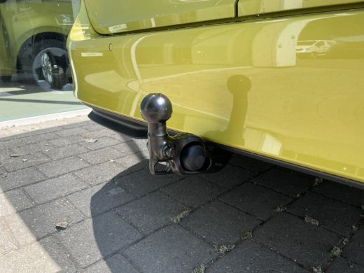 Volkswagen ID. Buzz Cargo Cargo Bulli edition 79 kWh | 360 Camera | App Connect | Trekhaak | 3 Zits ActivLease financial lease