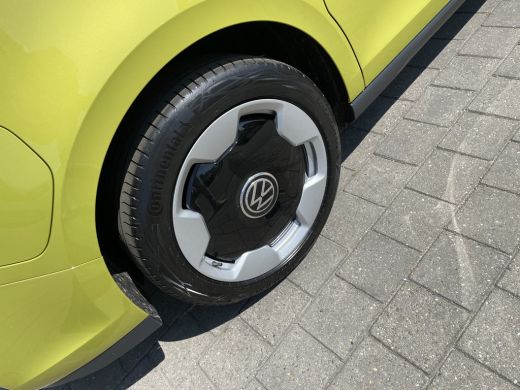 Volkswagen ID. Buzz Cargo Cargo Bulli edition 79 kWh Actieprijs! | 360 Camera | App Connect | Trekhaak | 3 Zits ActivLease financial lease