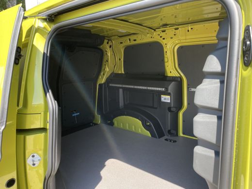 Volkswagen ID. Buzz Cargo Cargo Bulli edition 79 kWh | 360 Camera | App Connect | Trekhaak | 3 Zits ActivLease financial lease