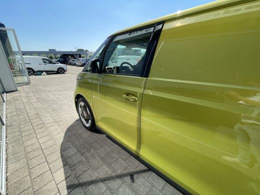 Volkswagen ID. Buzz Cargo Cargo Bulli edition 79 kWh Actieprijs! | 360 Camera | App Connect | Trekhaak | 3 Zits ActivLease financial lease