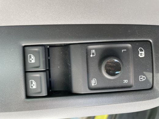 Volkswagen ID. Buzz Cargo Cargo Bulli edition 79 kWh Actieprijs! | 360 Camera | App Connect | Trekhaak | 3 Zits ActivLease financial lease