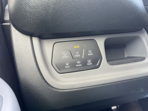 Volkswagen ID. Buzz Cargo Cargo Bulli edition 79 kWh | 360 Camera | App Connect | Trekhaak | 3 Zits ActivLease financial lease