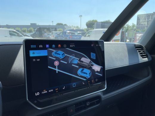 Volkswagen ID. Buzz Cargo Cargo Bulli edition 79 kWh Actieprijs! | 360 Camera | App Connect | Trekhaak | 3 Zits ActivLease financial lease