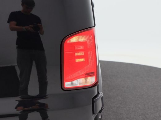 Volkswagen Transporter 2.0 TDi 150 Pk Automaat Bulli L2H1 28 | Full LED | Navigatie | Trekhaak | 17 Inch | Virtual Dashb... ActivLease financial lease