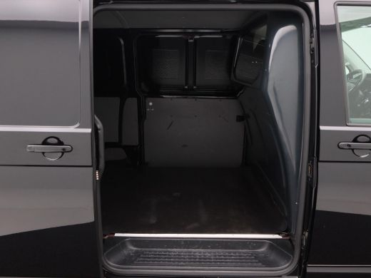 Volkswagen Transporter 2.0 TDi 150 Pk Automaat Bulli L2H1 28 | Full LED | Navigatie | Trekhaak | 17 Inch | Virtual Dashb... ActivLease financial lease