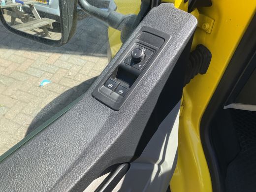 Volkswagen Transporter 2.0 TDI HIAB kraan Kastinrichting Trekhaak Laadkraan Airco Cruise Comfortline DC L2H1 Lang ActivLease financial lease