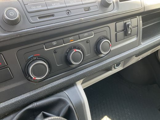 Volkswagen Transporter 2.0 TDI HIAB kraan Kastinrichting Trekhaak Laadkraan Airco Cruise Comfortline DC L2H1 Lang ActivLease financial lease