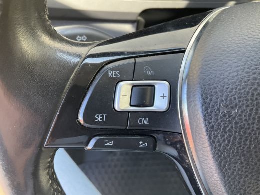 Volkswagen Transporter 2.0 TDI HIAB kraan Kastinrichting Trekhaak Laadkraan Airco Cruise Comfortline DC L2H1 Lang ActivLease financial lease