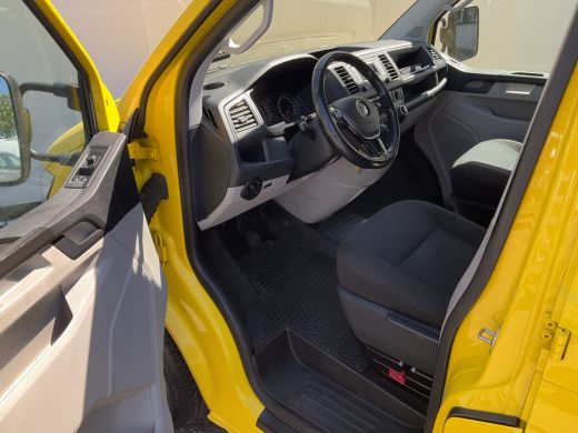 Volkswagen Transporter 2.0 TDI HIAB kraan Kastinrichting Trekhaak Laadkraan Airco Cruise Comfortline DC L2H1 Lang ActivLease financial lease