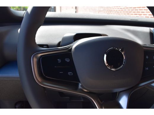 Volvo  EX30 Single Motor Extended Range Plus 69 kWh | BLIS | Achteruitrijcamera | ActivLease financial lease